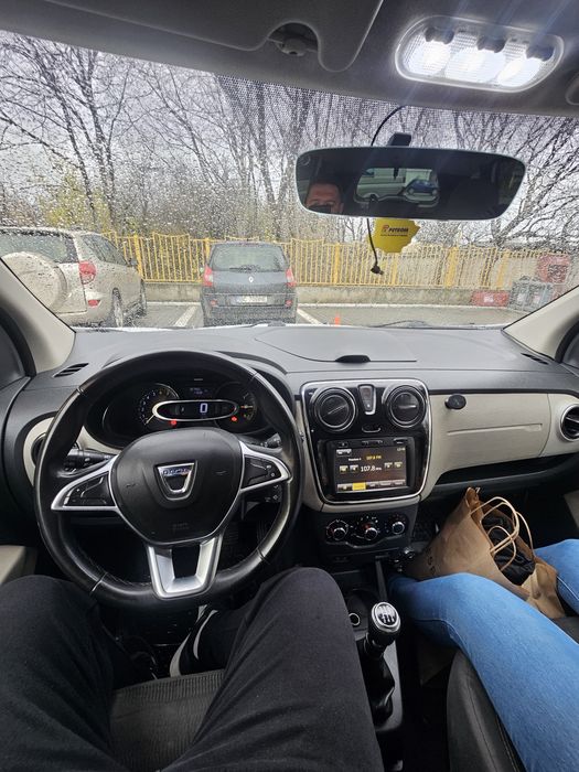 Dacia Lodgy 1.2 TCe GPL, 5 locuri, pilot automat