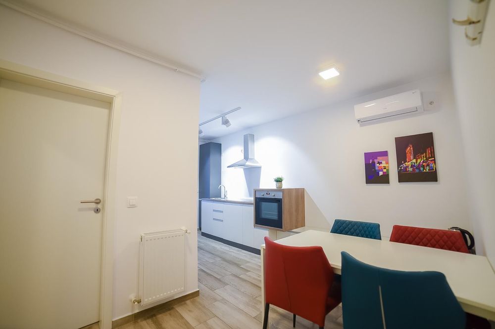 Inchiriere Apartament zona Coresi 1