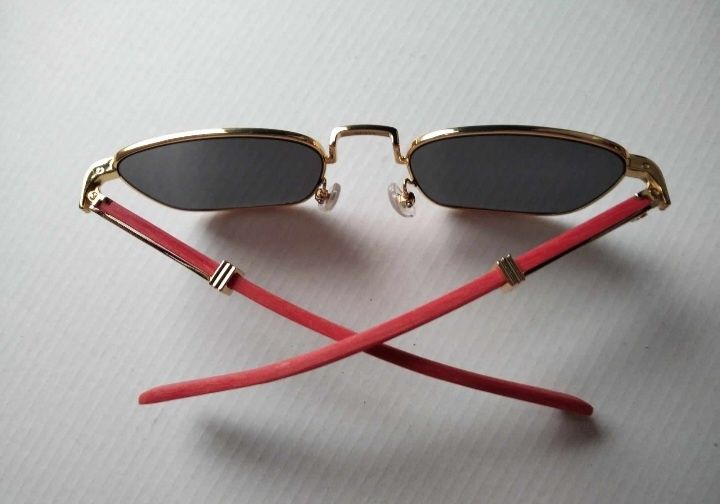 Червени очила Cartier