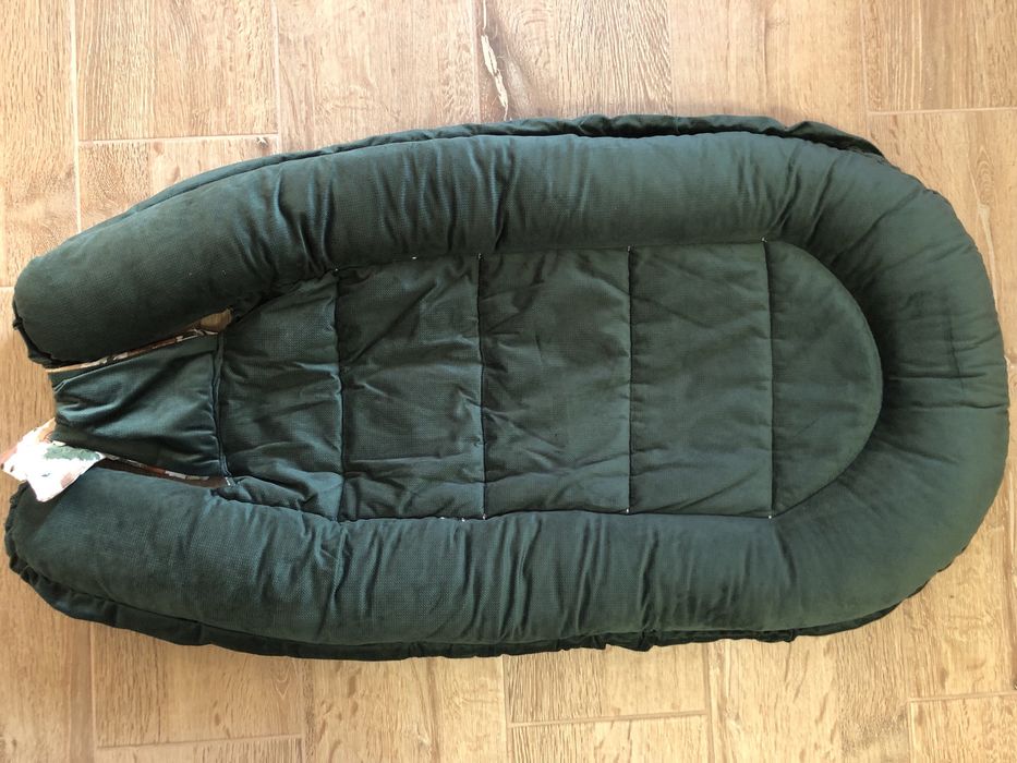 Baby nest verde cu alb