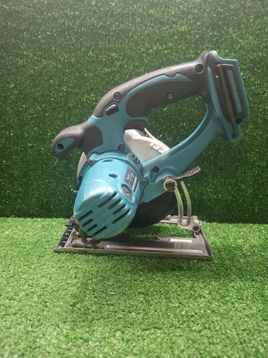 Ръчен циркуляр Makita BSS501