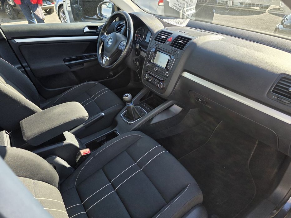 Volkswagen Jetta - An 2010 - 1.4 TSI 122Cp E5 - Clima * Navi * Pilot Aut * Senzori