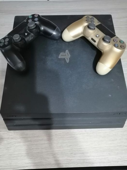Consola Sony PlayStation 4 PS4 Pro 1TB + 2 Controllere + FIFA 19