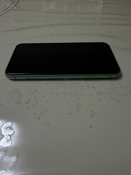 Продам Айфон Iphone 11