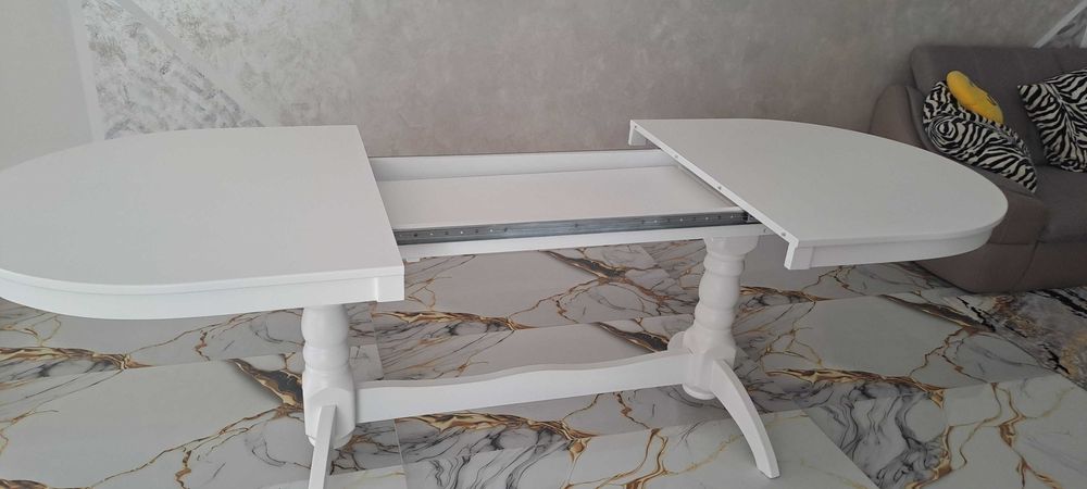 Masă pentru salon sau bucătărie