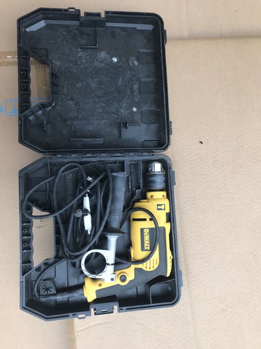 Masina cu percutie Dewalt DWD024 701w