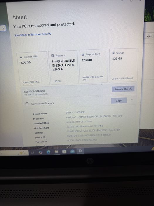 Laptop Hp i5 GENERATIA 8 256 Gb ssd m2 8 Gb DDR4 w10 pro 4GB PLACA VIDEO SHARE  jocuri instalate