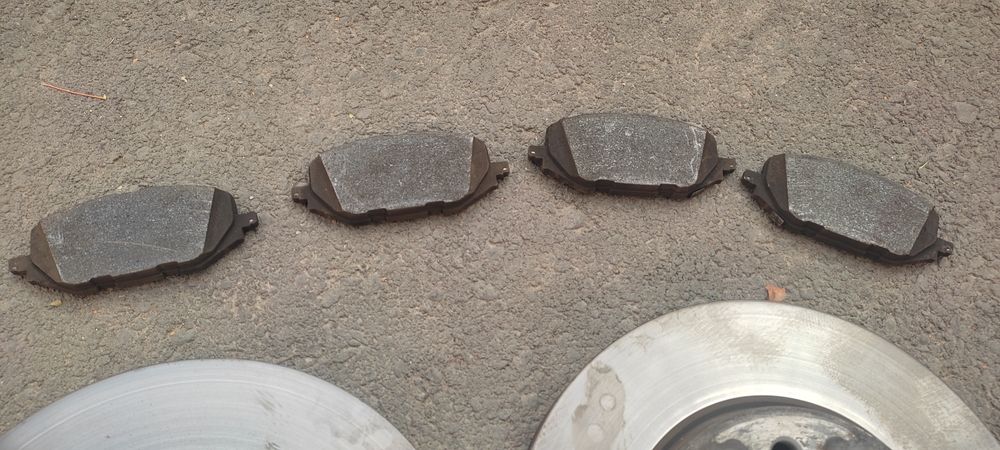 Опорные диски трекер 2  и тормозные колодки от редлайн
