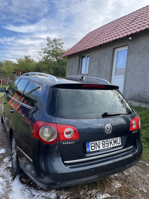 Vand passat b6 motor 2.0.140 cp in stare foarte buna  pret 2700negggg