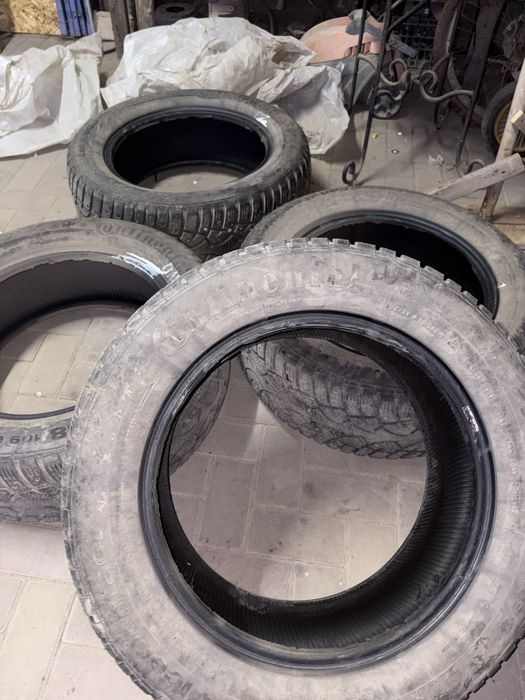 Зимние шины  255/55/18 Continental