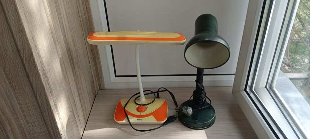 2 светильника на запчасти