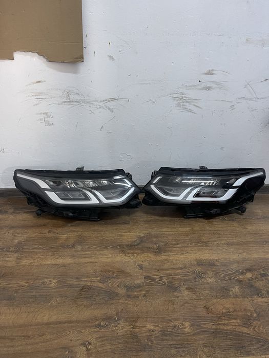 Far dreapta stanga Discovery Sport Facelift LK7213W030AA an 2019-2024