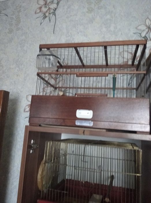 Продам клетку для конареек