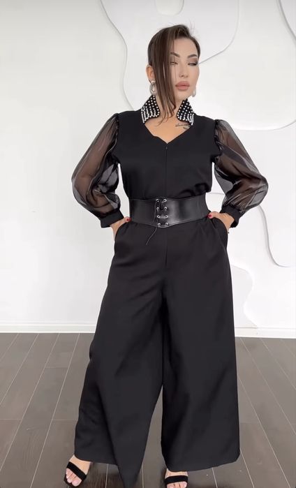 Продам праздничный комбинезон 52 размер