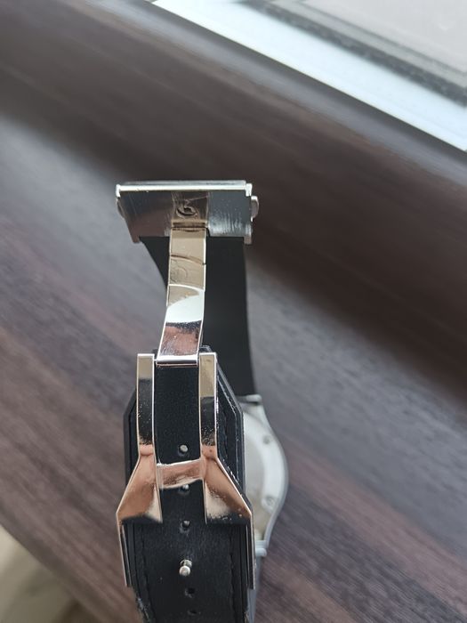 Продам часы Хаблот. Новые