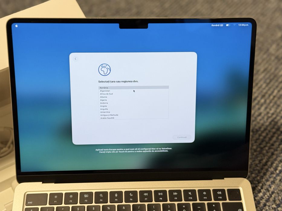 Macbook Air M4 starlight 16 GB RAM 256 ssd NOU GARANTIE sigilat