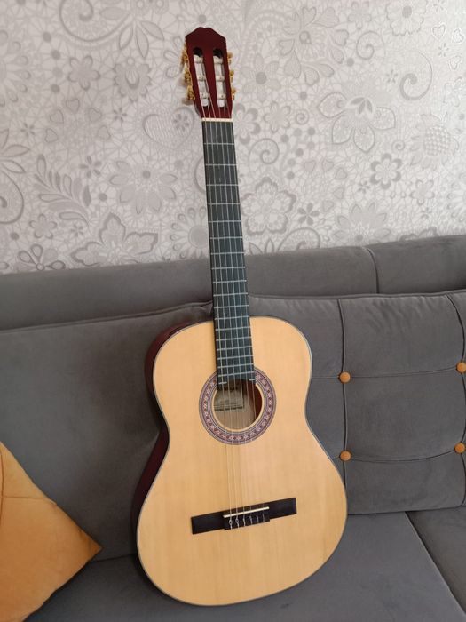 Гитара 6 струнная