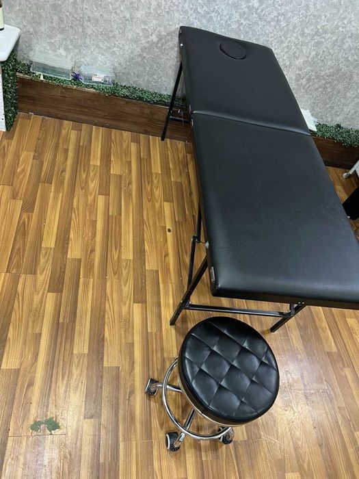 Pedikyur kushetka stol gildirakli