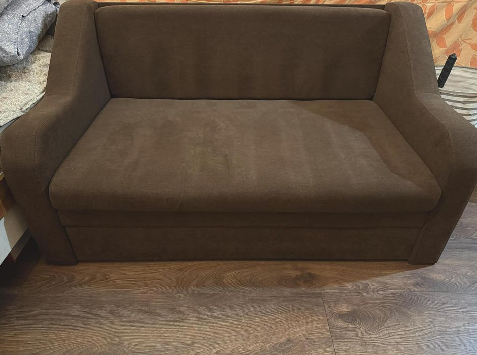 Разтегателен диван