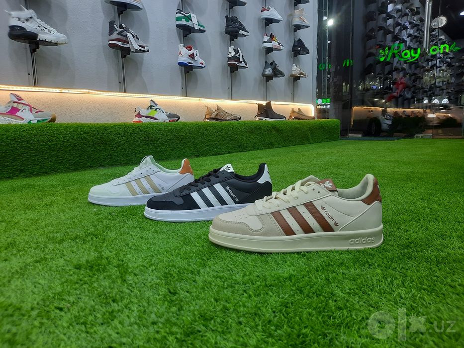 Krossovka adidas court