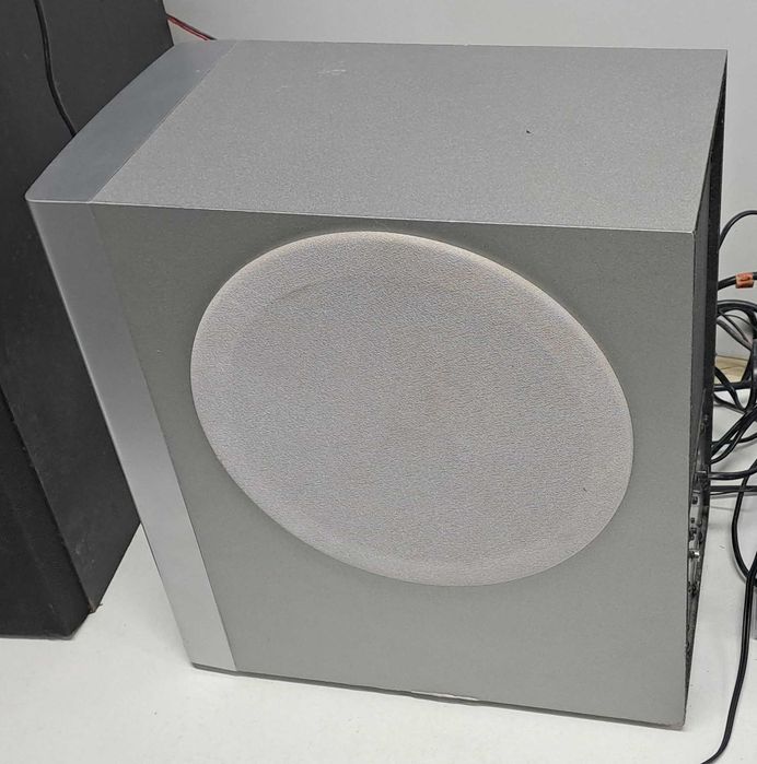 HITACHI HTD K 160 Subwoofer activ dedicat putere max 165W