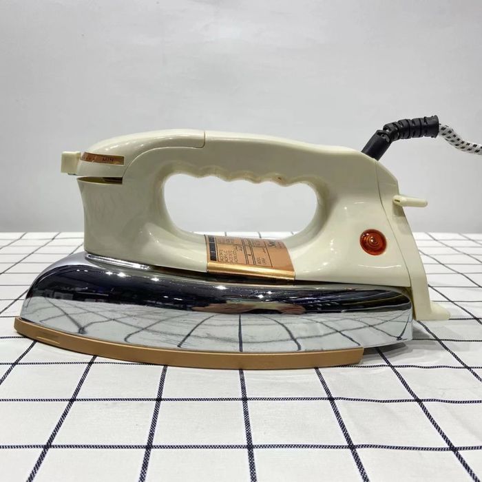 Электирический утюг Sonifer SF-9022