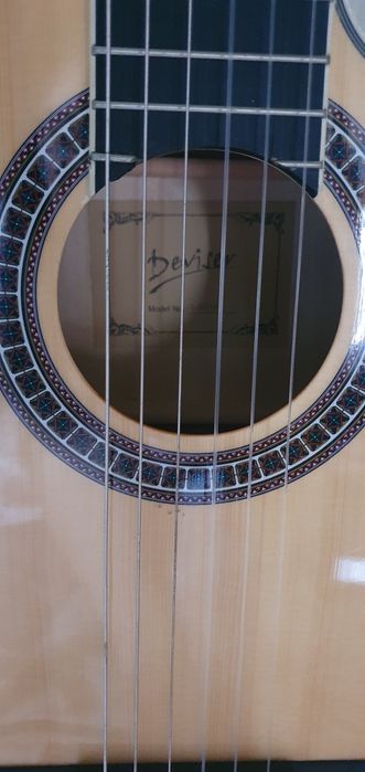 Gitara sotiladi sumkasi bor yonidagi ham sotiladi