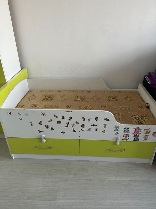 Детский шкаф и кровать