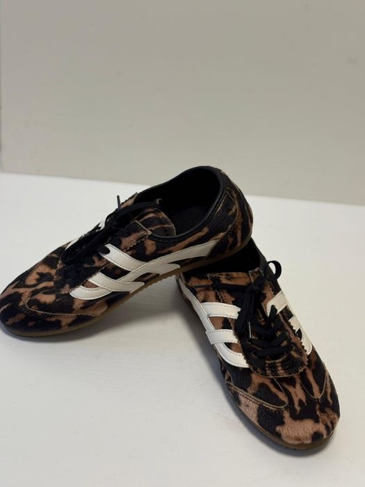 Adidași model leopard