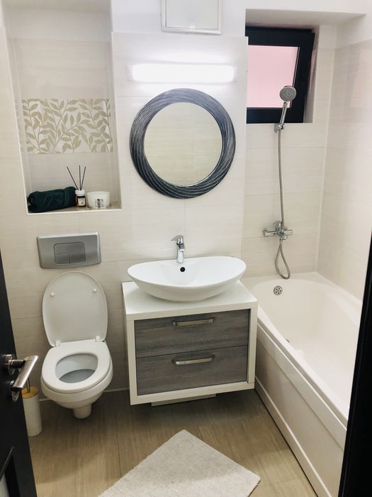 Inchiriez apartament 3 camere central