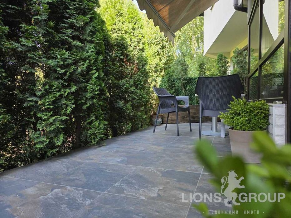 Продава се Къща в Варна, Изгрев - 261 кв.м за 3828 €/кв.м - Снимка #1