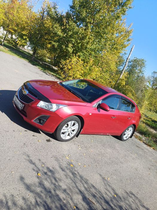 Шевроле круз хэтчбек 1.8