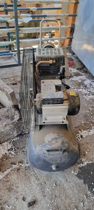 Kомпресор REM POWER E349/8/100 – 100L, 3HP, 8 bar, 230V, 290l/min