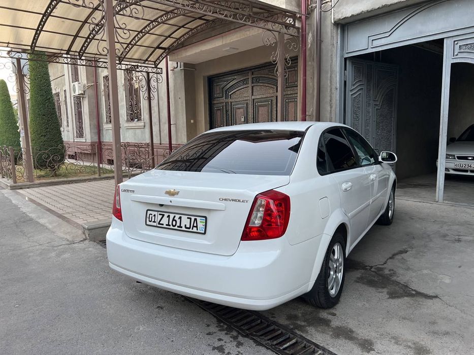 Lasetti 1.8  2011  2-pozitsya