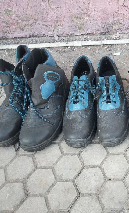 Продам ботинки рабочие 45.