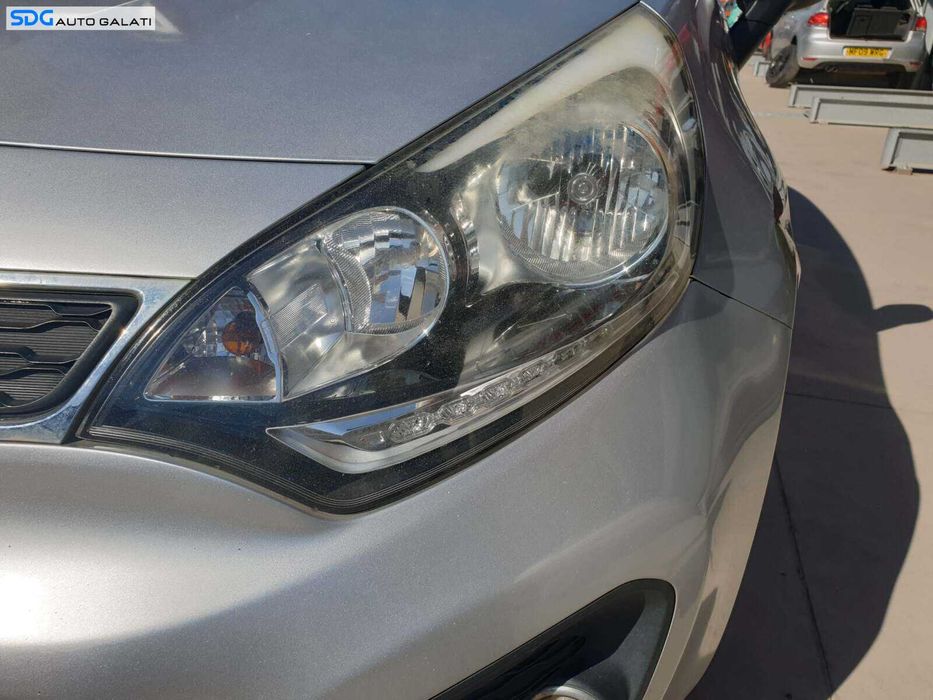 Far Stanga cu Halogen Kia Rio 3 2011 - 2015 [Q2890]
