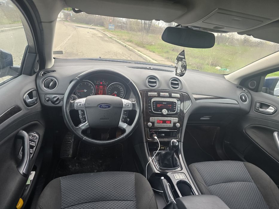 Vând Ford Mondeo