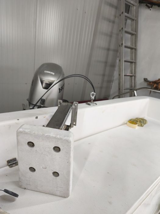 Suport motor auxiliar barca