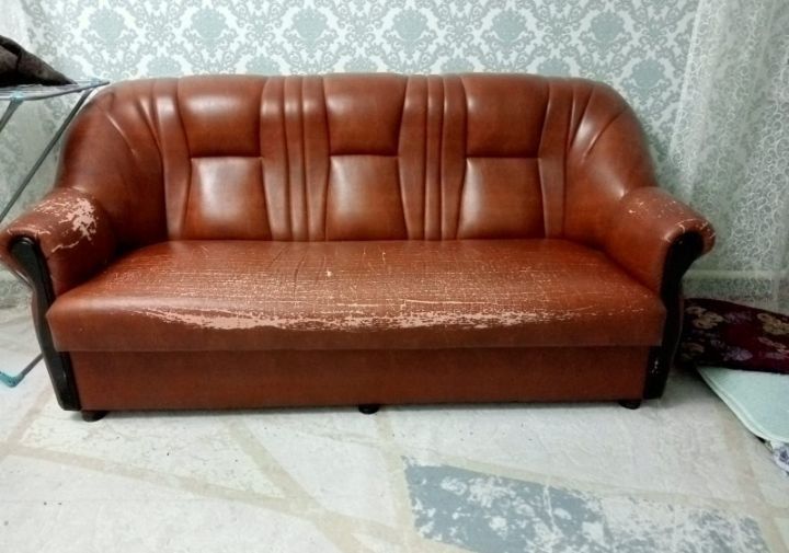 Продам диван с креслой