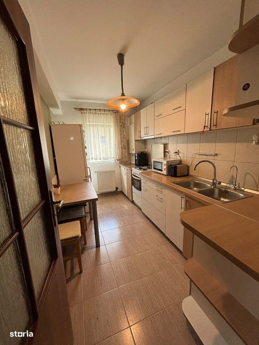apartament 3 camere 52m , Zona Florilor , 79500