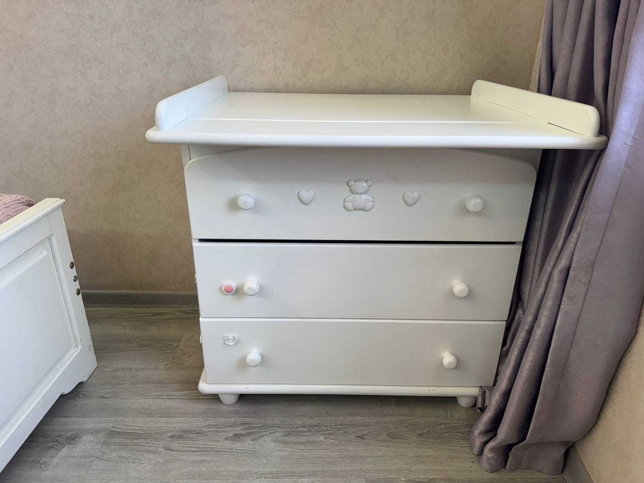 Комод с пеленальным столиком для ребенка