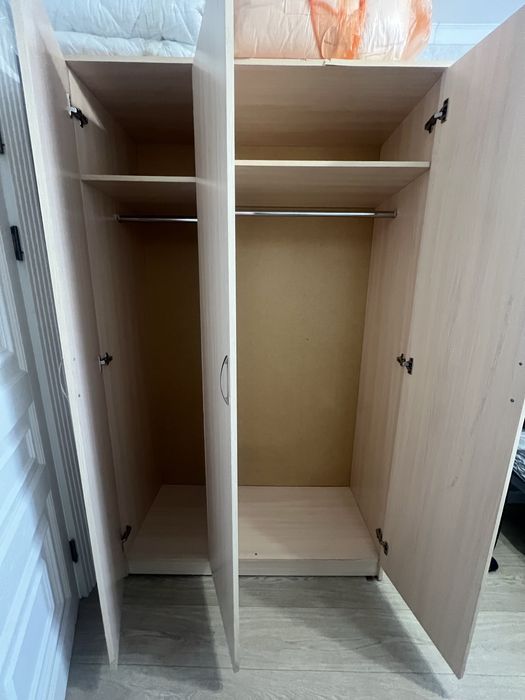 Шкаф для одежды, 3-х дверный шкаф