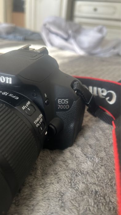 Фотоаппарат Canon EOS 700D
