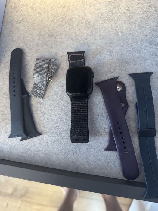 Apple watch 8 , 45 mm