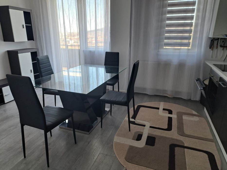 Apartament 3 camere  de inchiriat