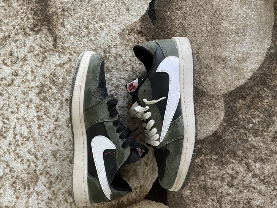 adidasi nikeX Travis scott schimb sau vand cu 375