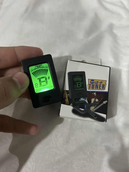 Продам тюнер для гитары