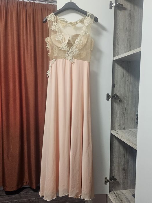 Rochite elegante de ocazie