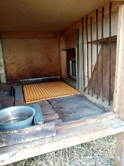 Продам клетку для кроликов