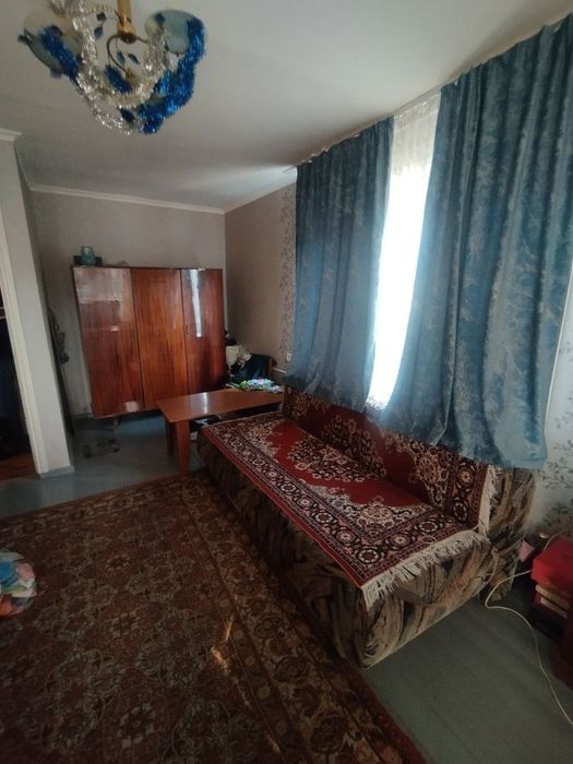 Продается 1-Комнатная Спутник -4 Балкон 2х6.